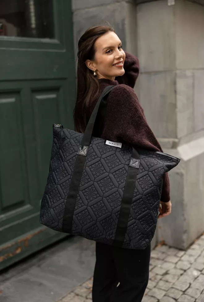 Day gweneth q flotile bag 2025